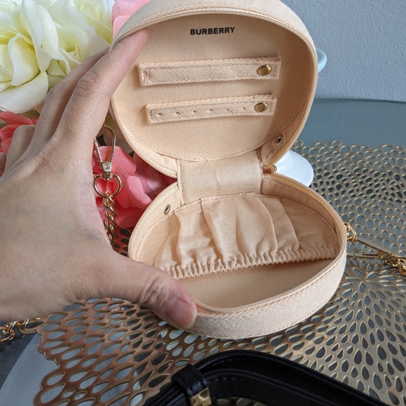 Burberry - Picture 7 of 7